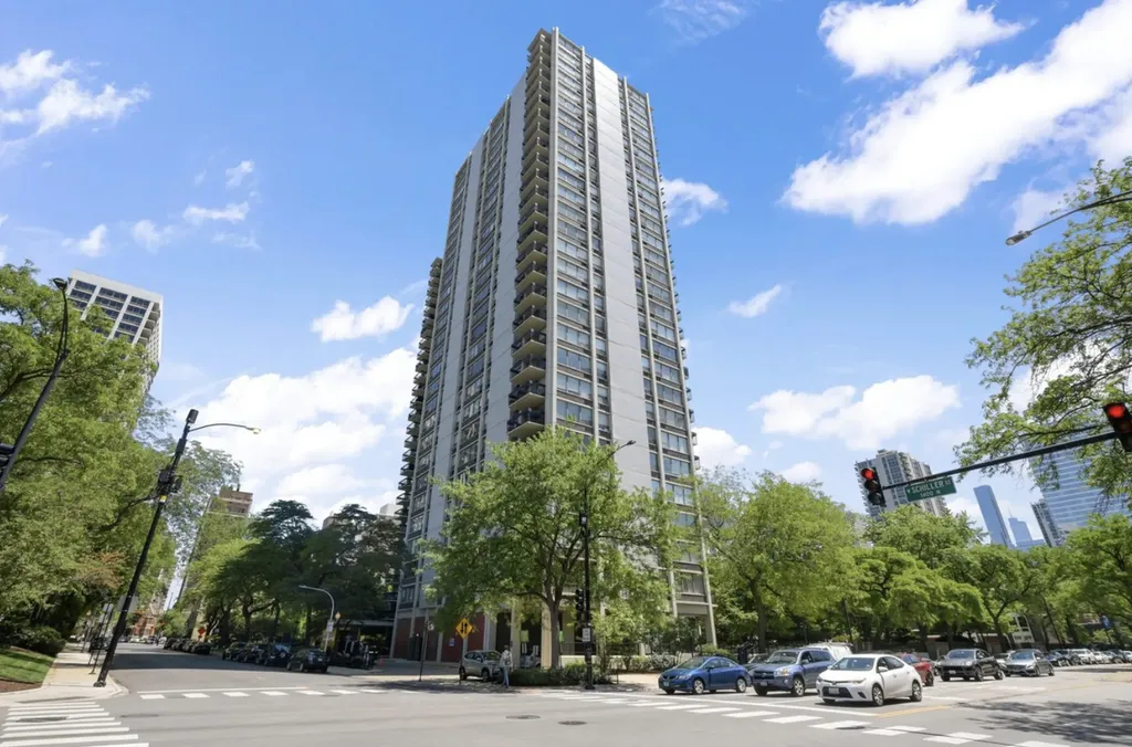 1360 North Sandburg Terrace Chicago IL 60610