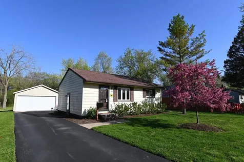 2739 North Pine Street Waukegan IL 60087