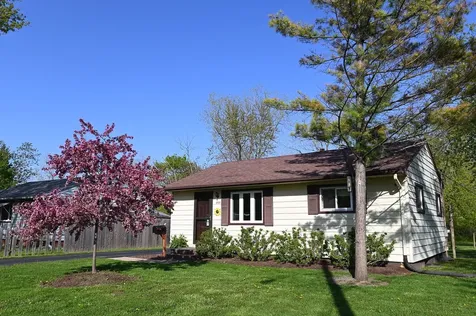 2739 North Pine Street Waukegan IL 60087