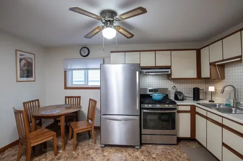 2739 North Pine Street Waukegan IL 60087