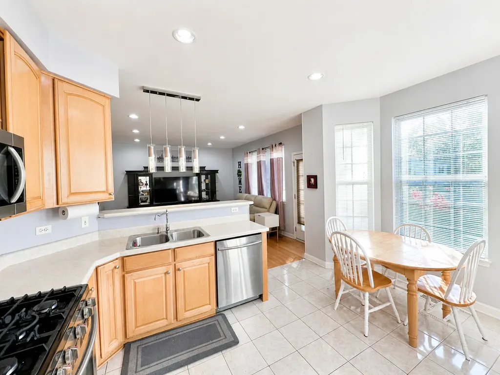 210 Balmoral Court Glendale Heights IL 60139