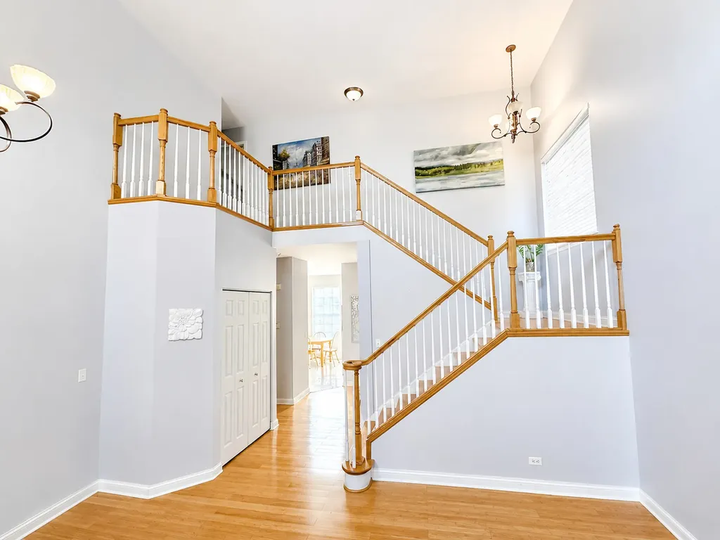 210 Balmoral Court Glendale Heights IL 60139