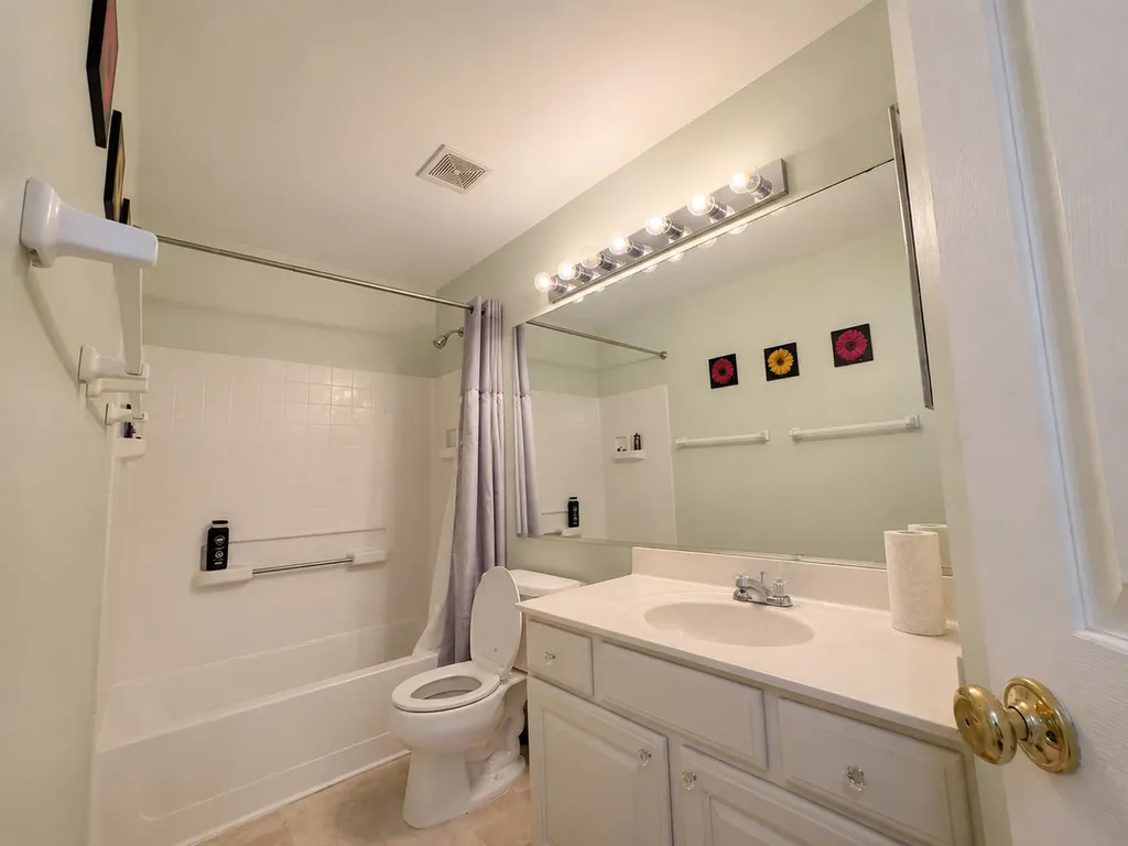 210 Balmoral Court Glendale Heights IL 60139