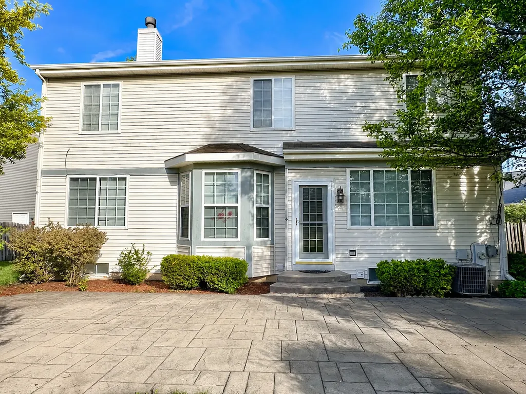 210 Balmoral Court Glendale Heights IL 60139