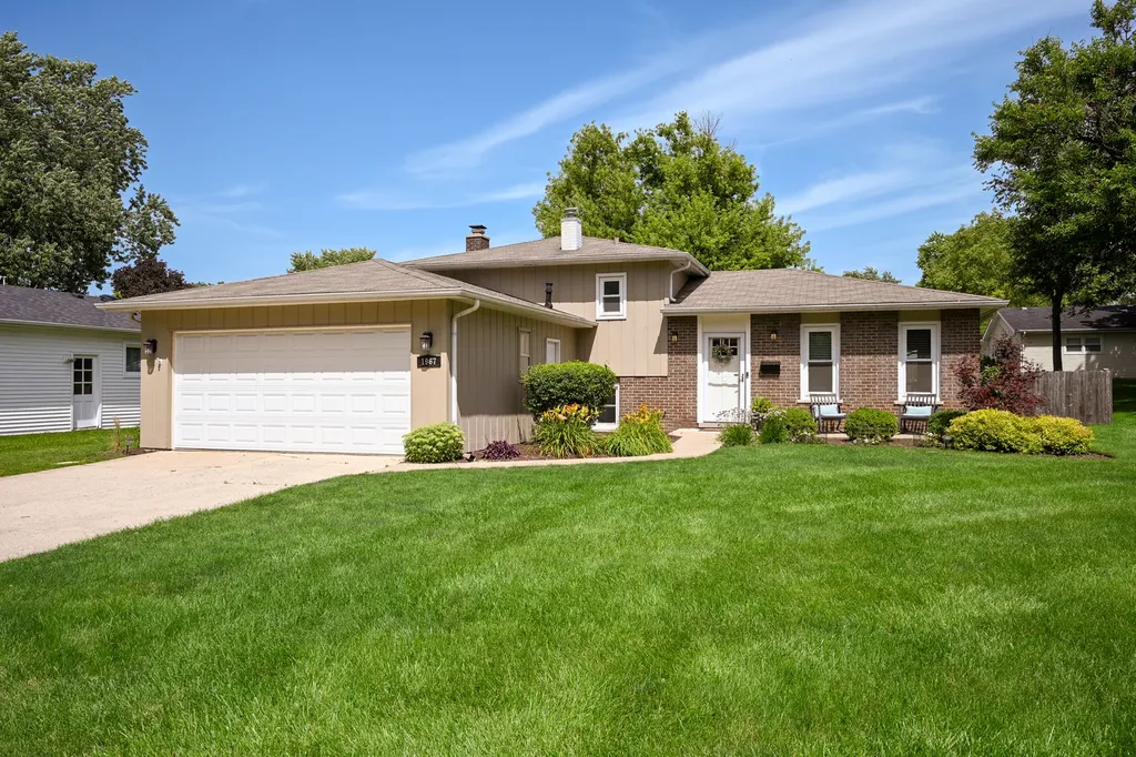 1967 Nottingham Lane Wheaton IL 60189