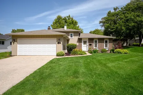 1967 Nottingham Lane Wheaton IL 60189