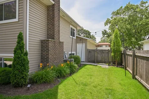1967 Nottingham Lane Wheaton IL 60189