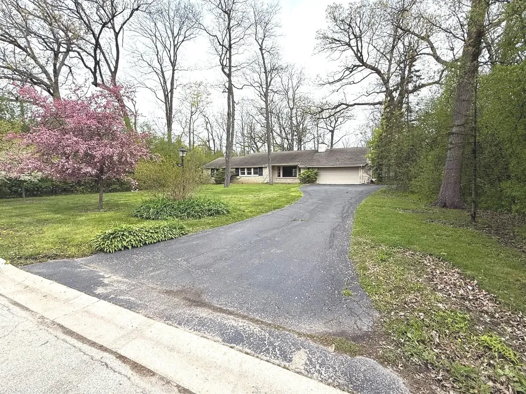 980 Mellody Road Lake Forest IL 60045