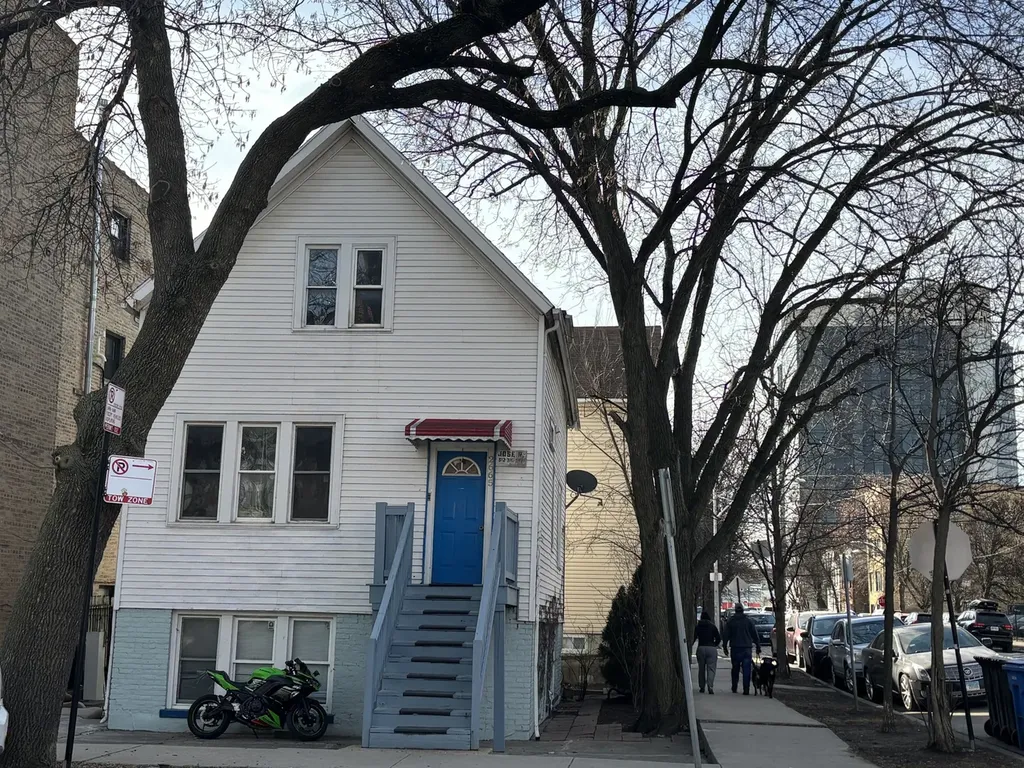 2665 West Medill Avenue Chicago IL 60647