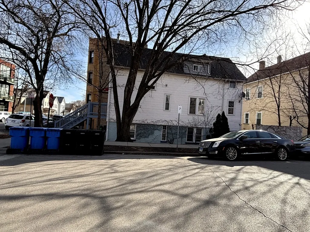 2665 West Medill Avenue Chicago IL 60647