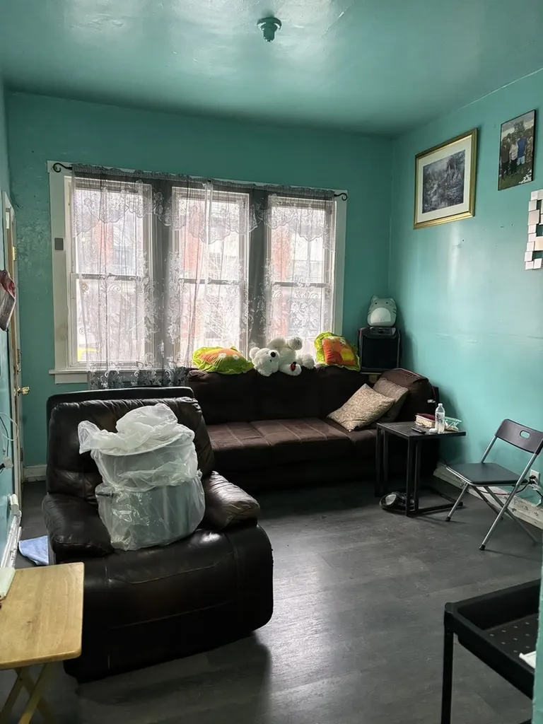 2665 West Medill Avenue Chicago IL 60647