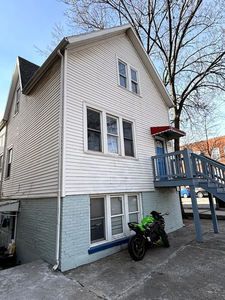 2665 West Medill Avenue Chicago IL 60647