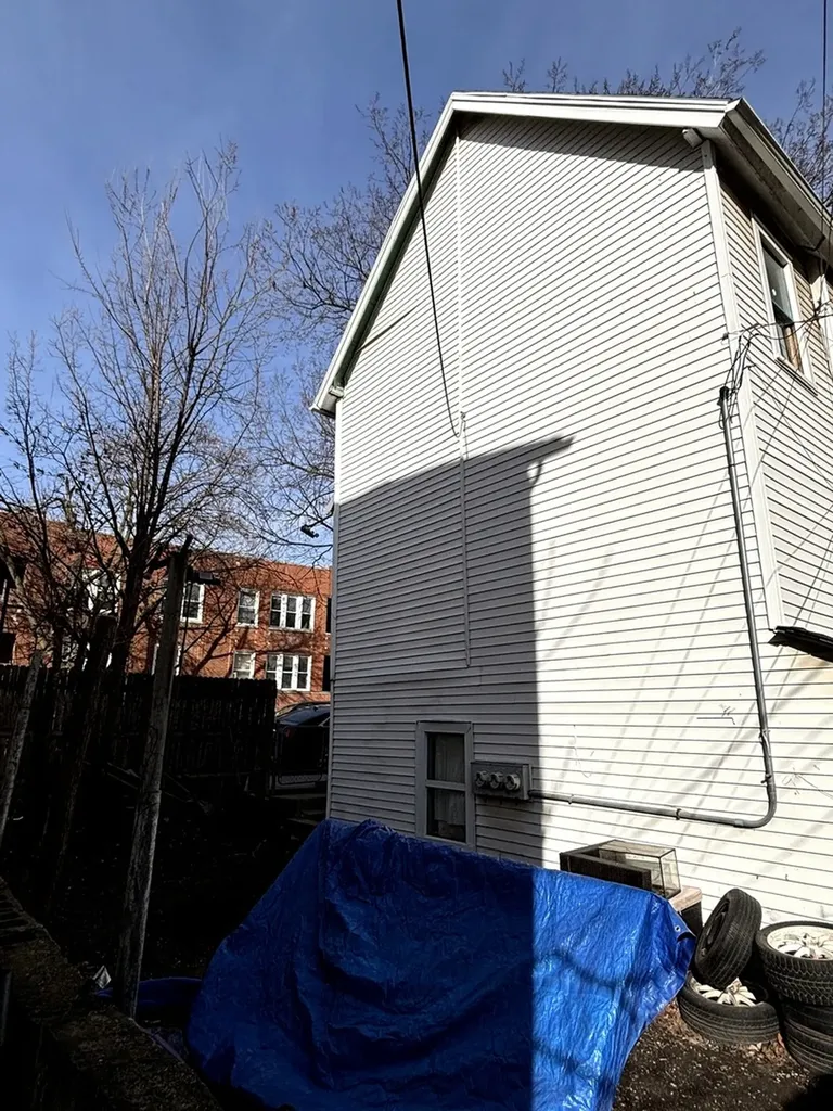 2665 West Medill Avenue Chicago IL 60647