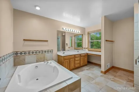 9901 Fox Bluff Lane Spring Grove IL 60081