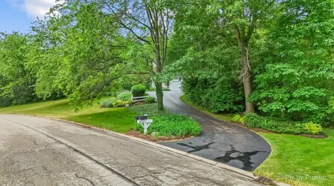 9901 Fox Bluff Lane Spring Grove IL 60081