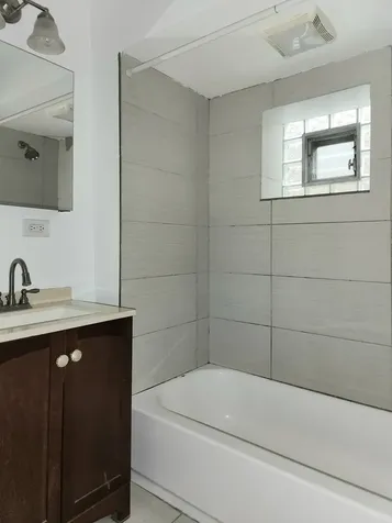 504 West 32nd Street Chicago IL 60616