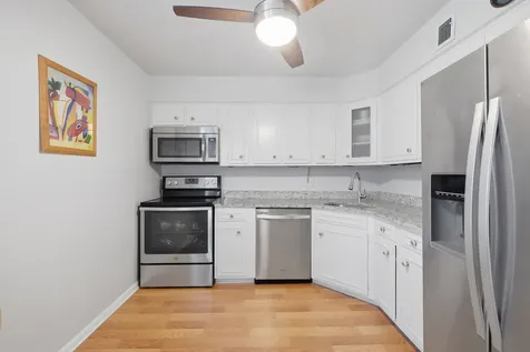 2046 Saint Johns Avenue Highland Park IL 60035