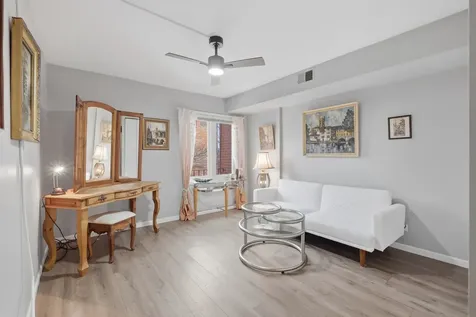 2046 Saint Johns Avenue Highland Park IL 60035