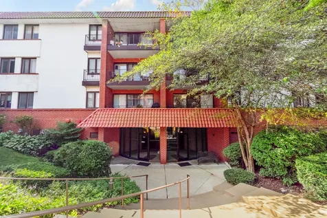 2046 Saint Johns Avenue Highland Park IL 60035