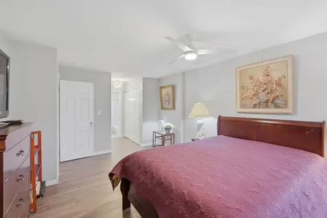 2046 Saint Johns Avenue Highland Park IL 60035