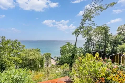 2046 Saint Johns Avenue Highland Park IL 60035