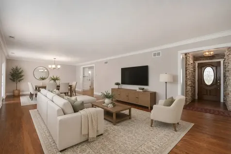 22W689 Elmwood Drive Glen Ellyn IL 60137