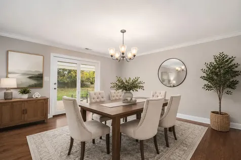 22W689 Elmwood Drive Glen Ellyn IL 60137