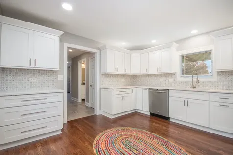 22W689 Elmwood Drive Glen Ellyn IL 60137