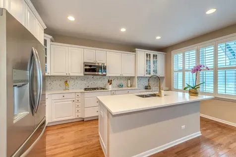 263 Sunbury Drive St. Charles IL 60175