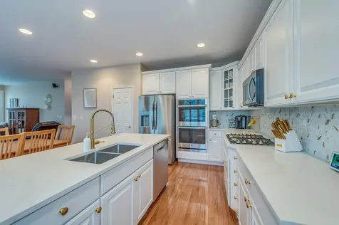 263 Sunbury Drive St. Charles IL 60175