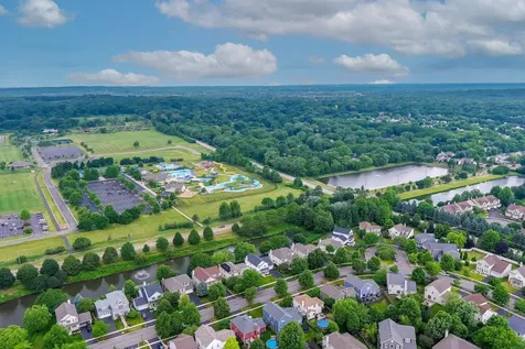 263 Sunbury Drive St. Charles IL 60175