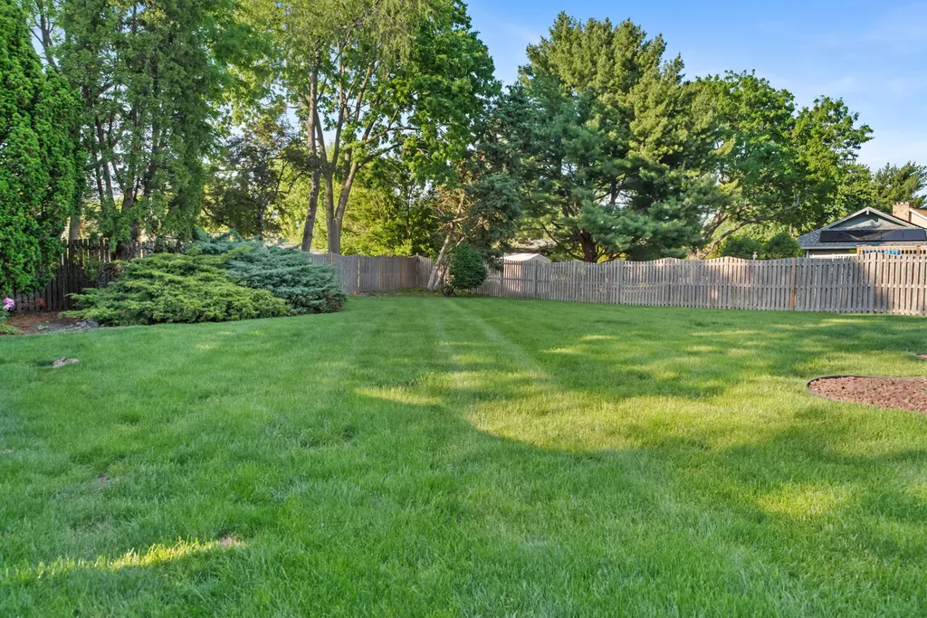 1131 Laureli Circle Naperville IL 60540