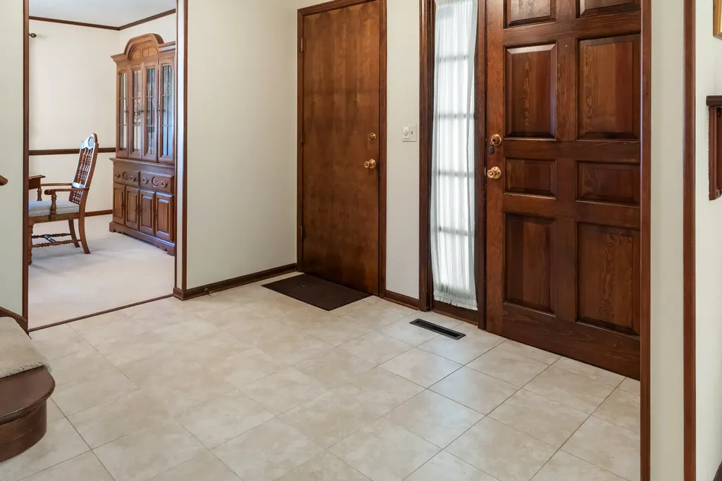 1131 Laureli Circle Naperville IL 60540