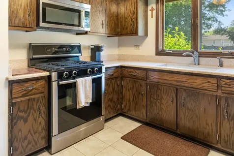 1131 Laureli Circle Naperville IL 60540