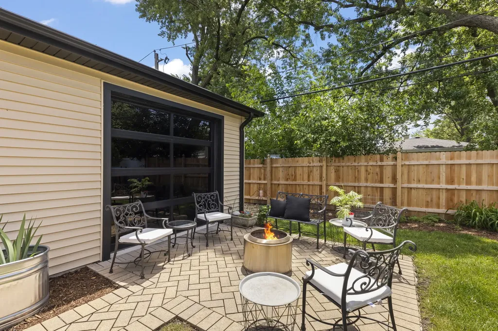 215 8TH Street Downers Grove IL 60515