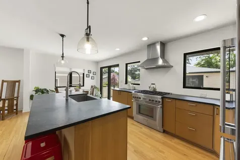 215 8TH Street Downers Grove IL 60515
