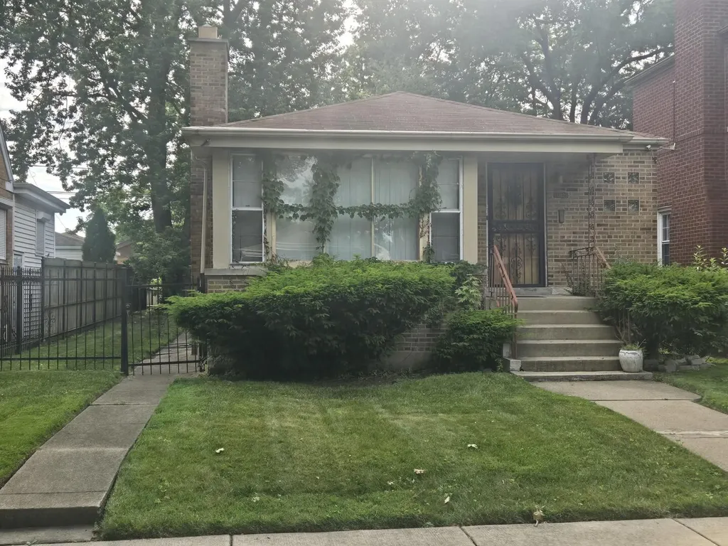 10928 South Parnell Avenue Chicago IL 60628