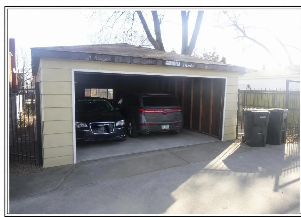 10928 South Parnell Avenue Chicago IL 60628