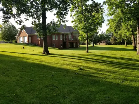 23 Roosevelt Drive East Dubuque IL 61025