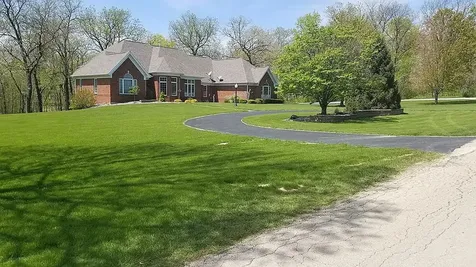 23 Roosevelt Drive East Dubuque IL 61025