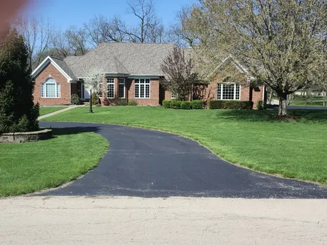 23 Roosevelt Drive East Dubuque IL 61025