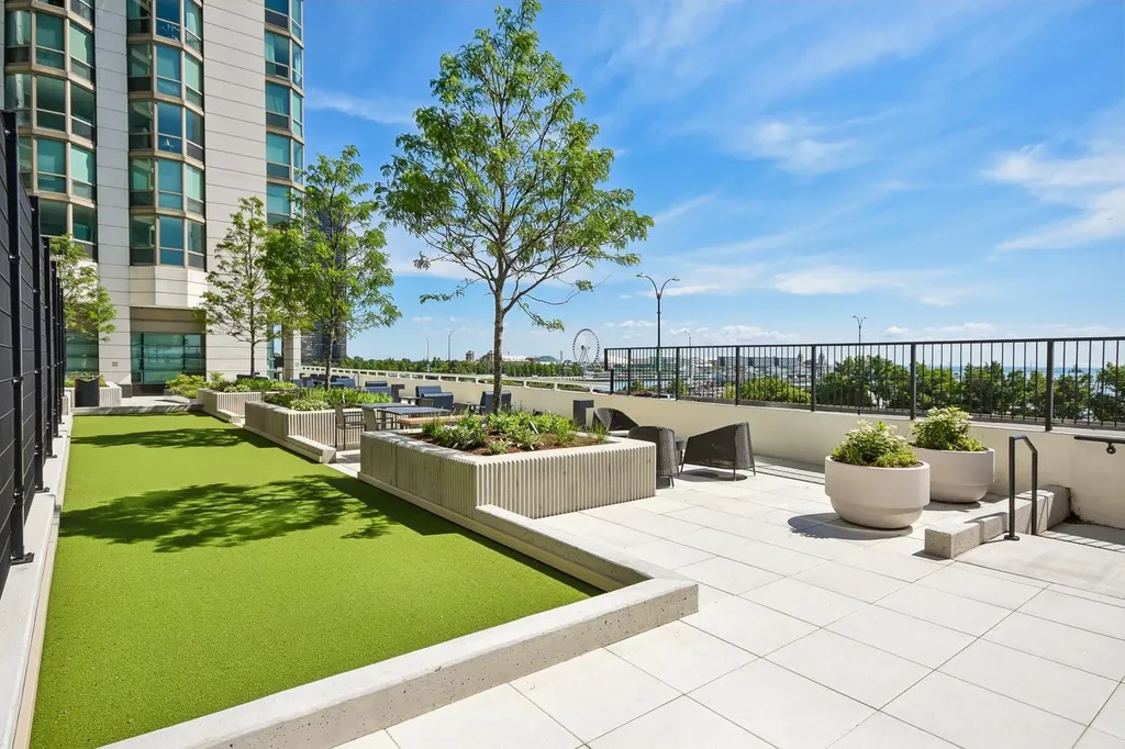 195 North Harbor Drive Chicago IL 60601