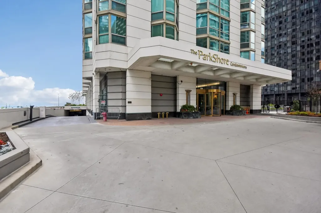 195 North Harbor Drive Chicago IL 60601