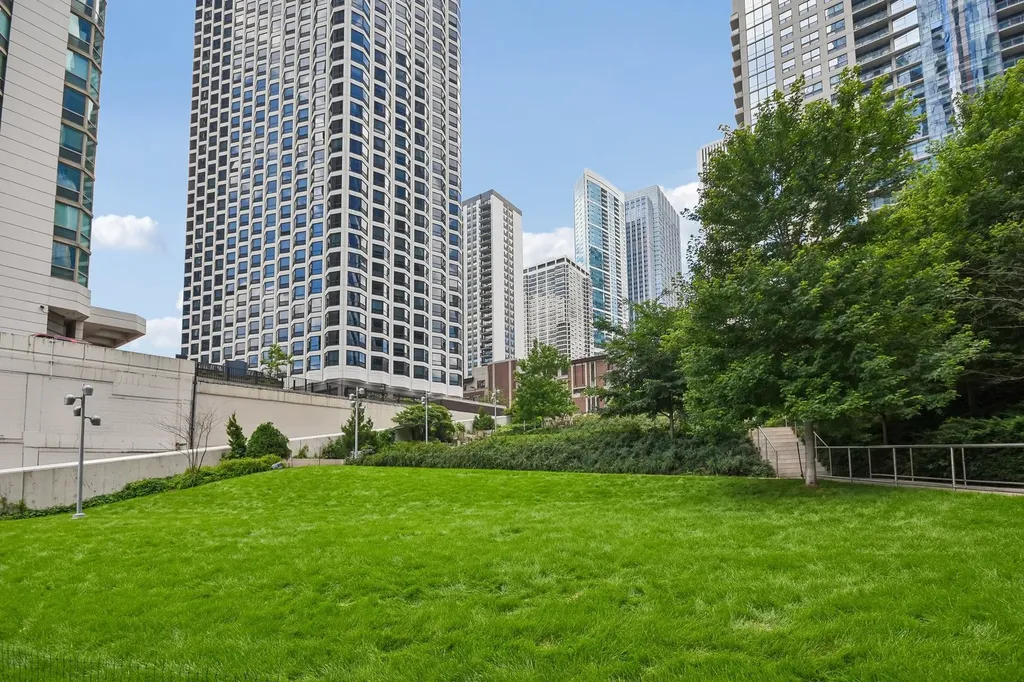 195 North Harbor Drive Chicago IL 60601
