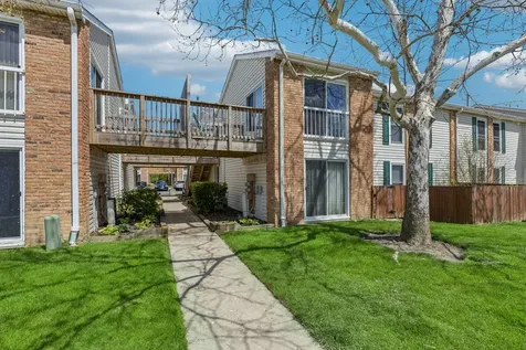 1981 Kenilworth Circle Hoffman Estates IL 60169