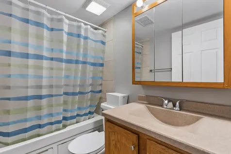 1981 Kenilworth Circle Hoffman Estates IL 60169