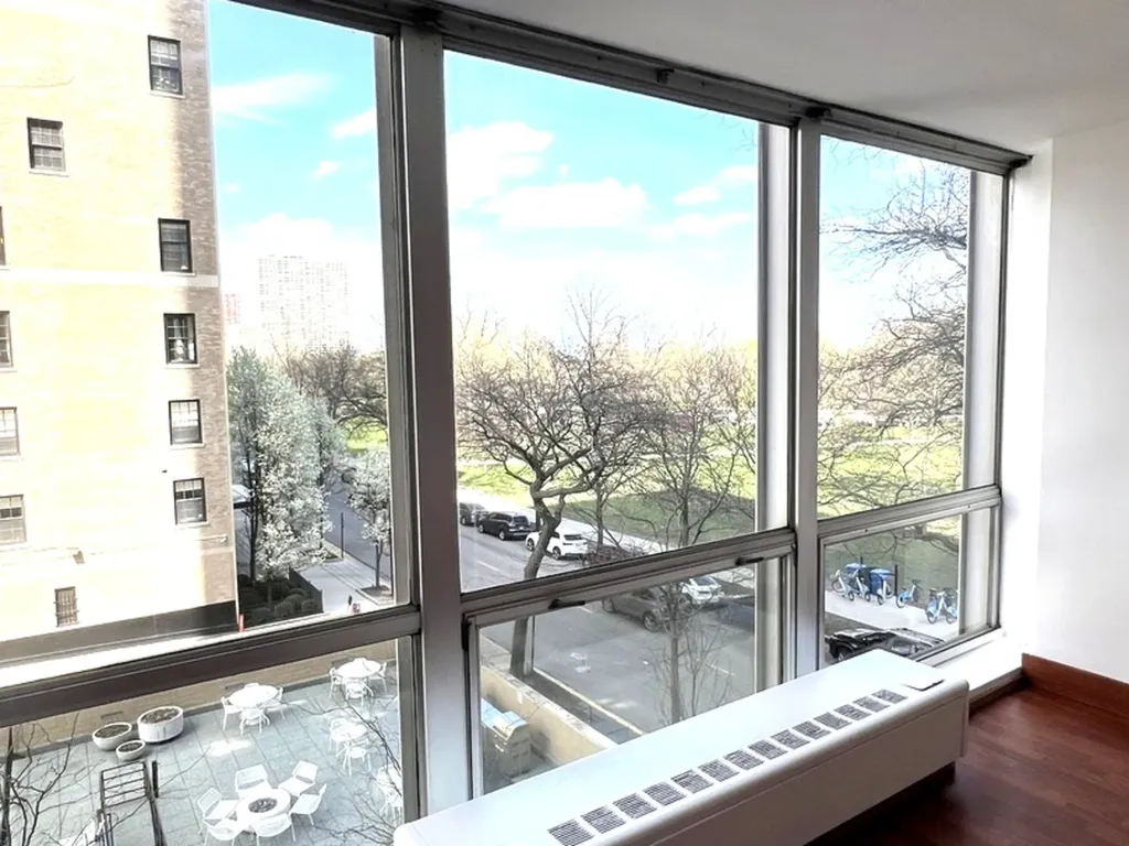 2400 North Lakeview Avenue Chicago IL 60614