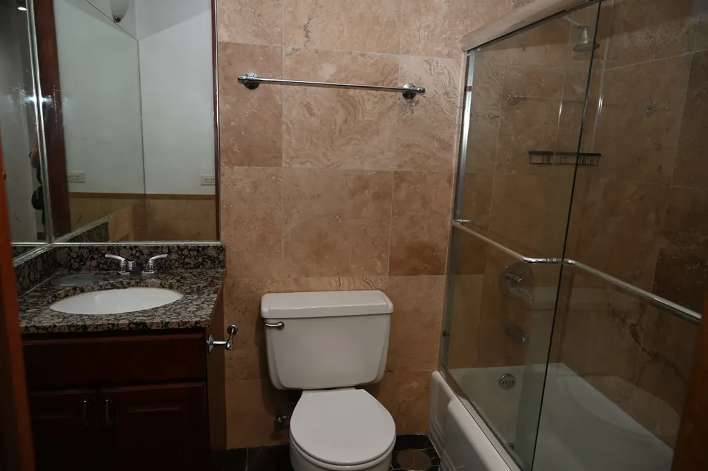 2400 North Lakeview Avenue Chicago IL 60614