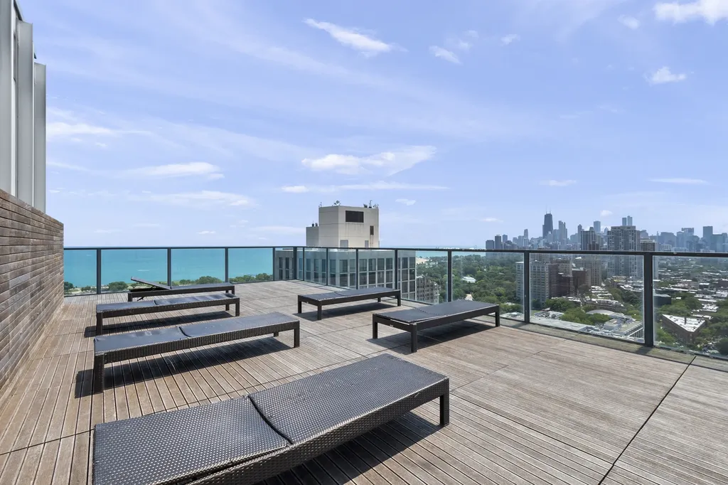 2400 North Lakeview Avenue Chicago IL 60614