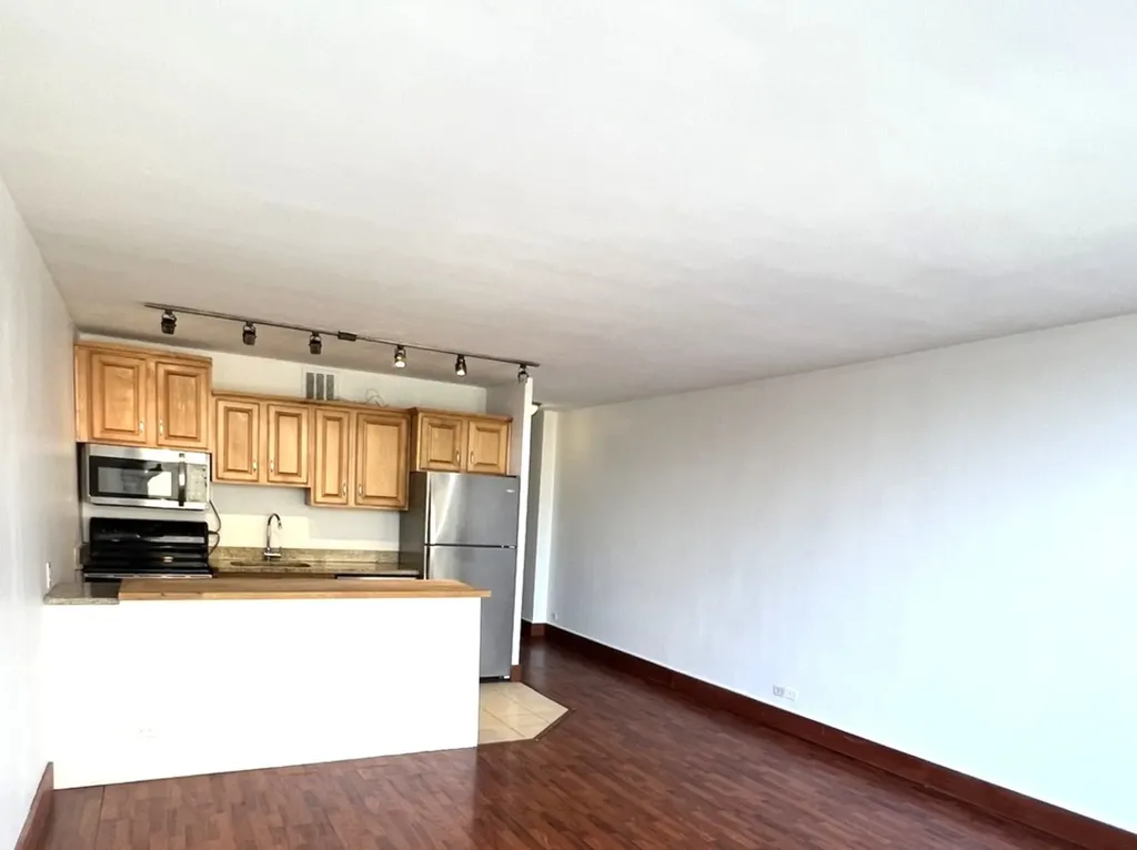 2400 North Lakeview Avenue Chicago IL 60614